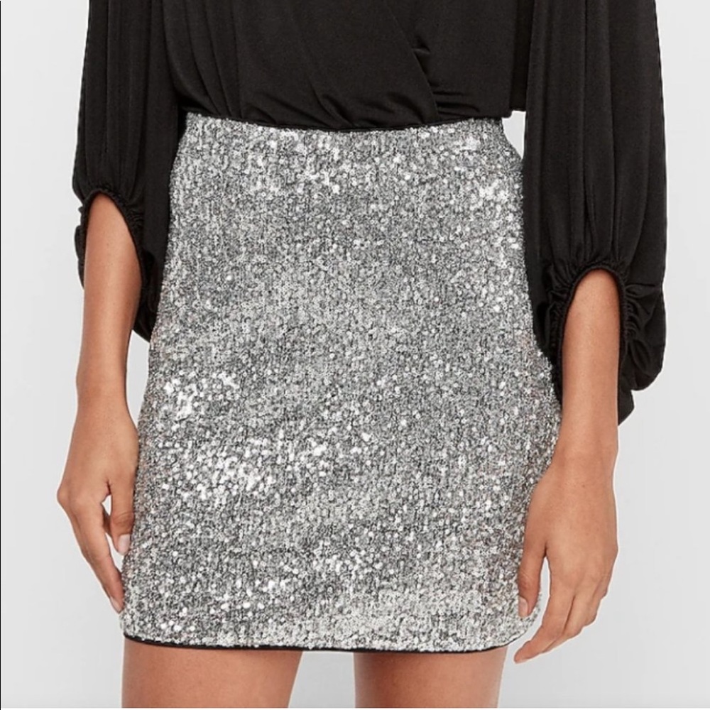 NWOT express shiny sequin silver grey Mini skirt stretchy size small